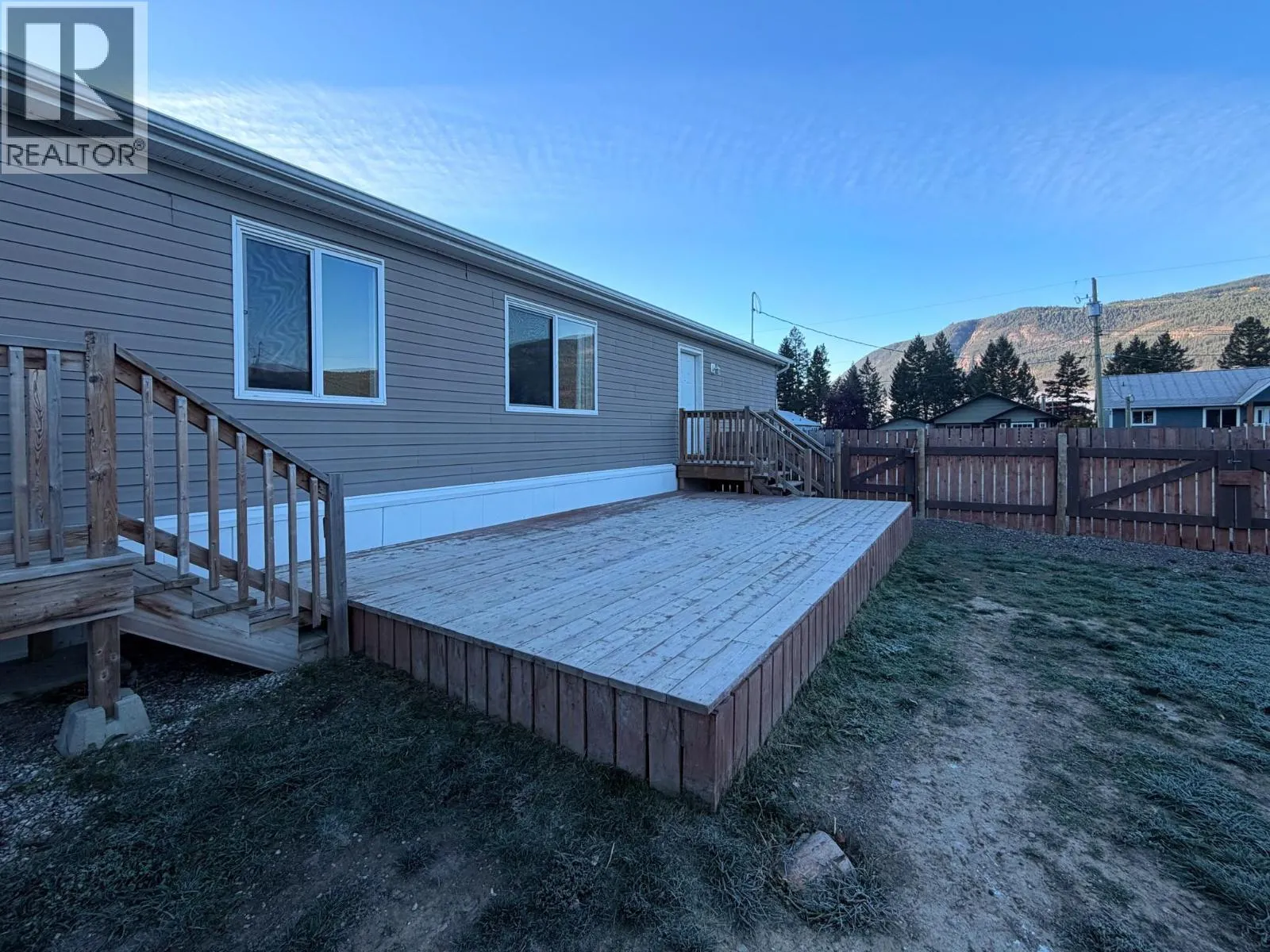 4821 CRESCENTWOOD Drive
