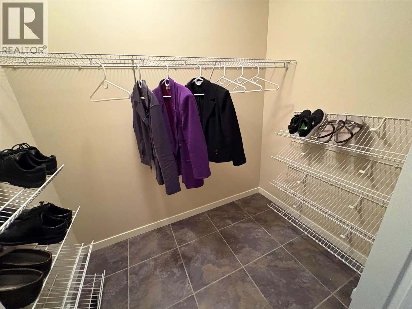 6940 Cabernet Place