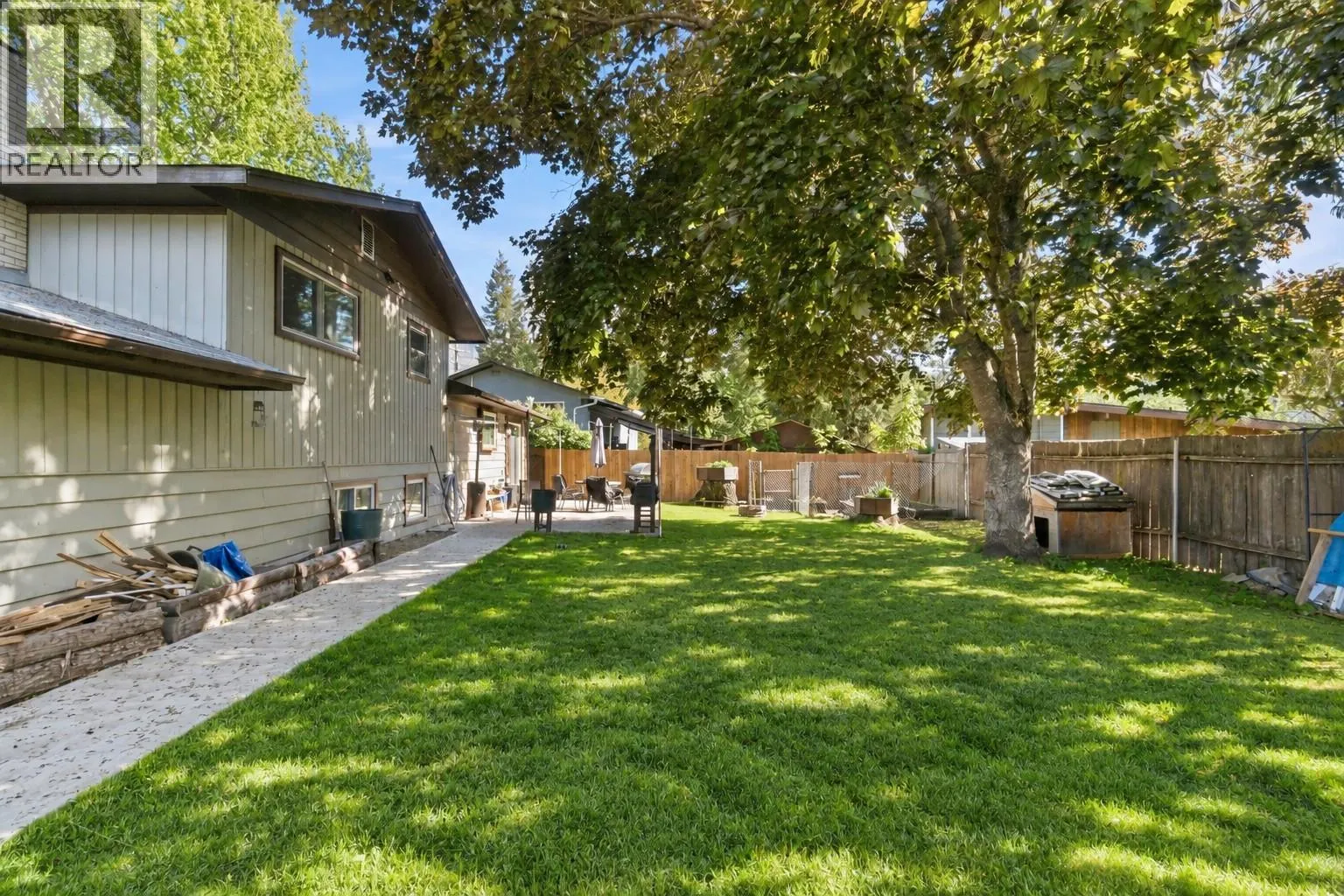 606 Riverside Avenue