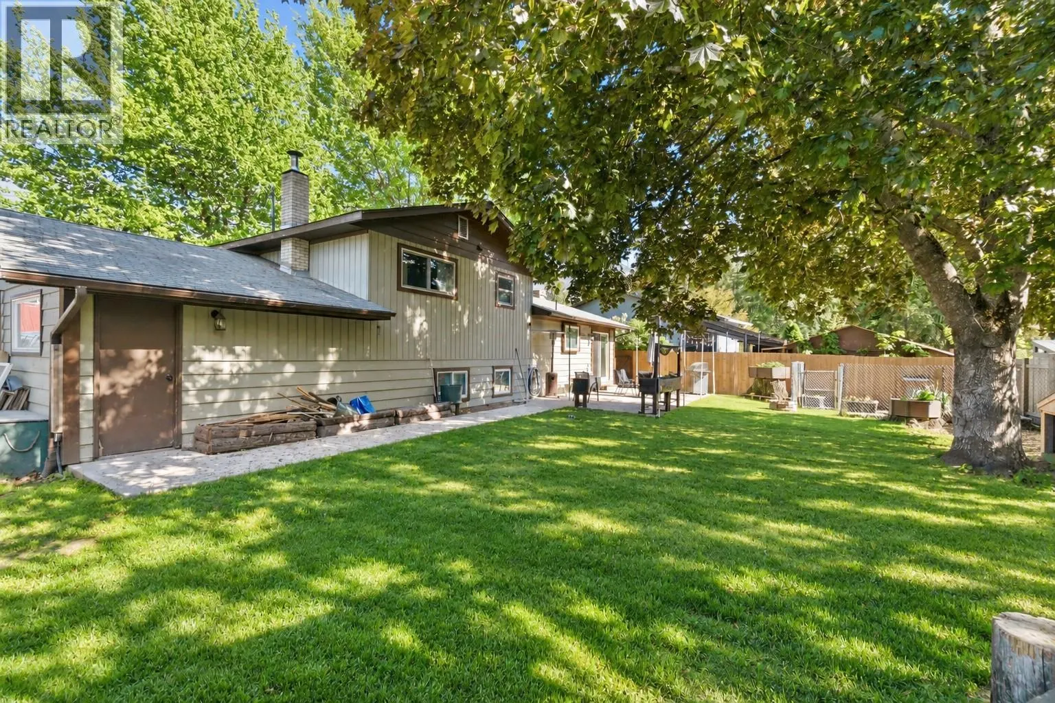 606 Riverside Avenue