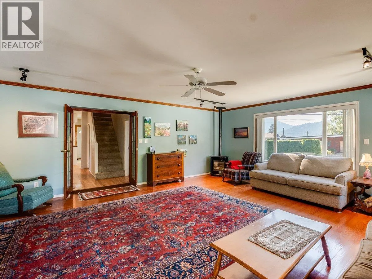 904 Fifth Street