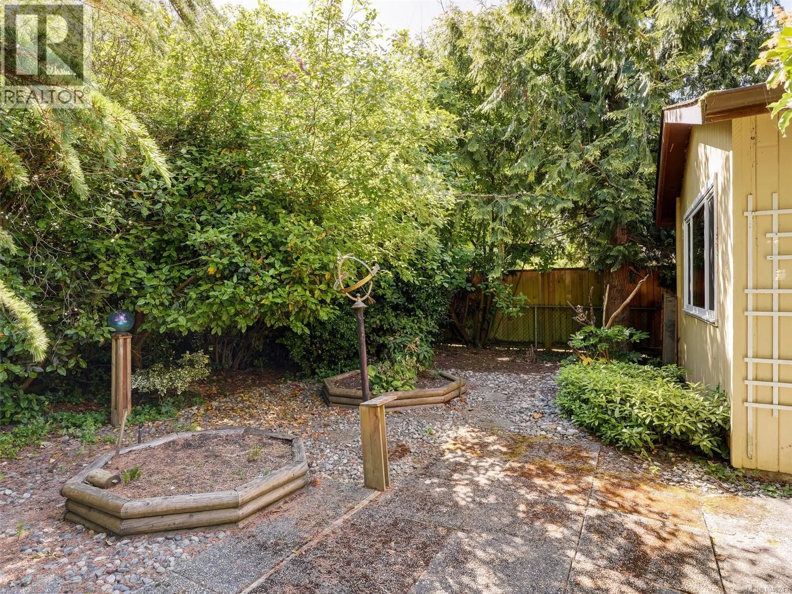 10040 Wisteria Pl