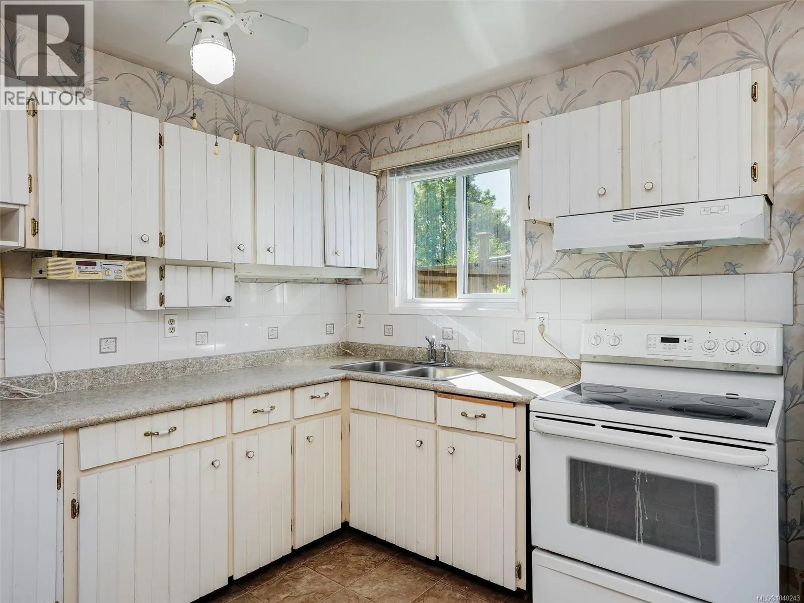 10040 Wisteria Pl