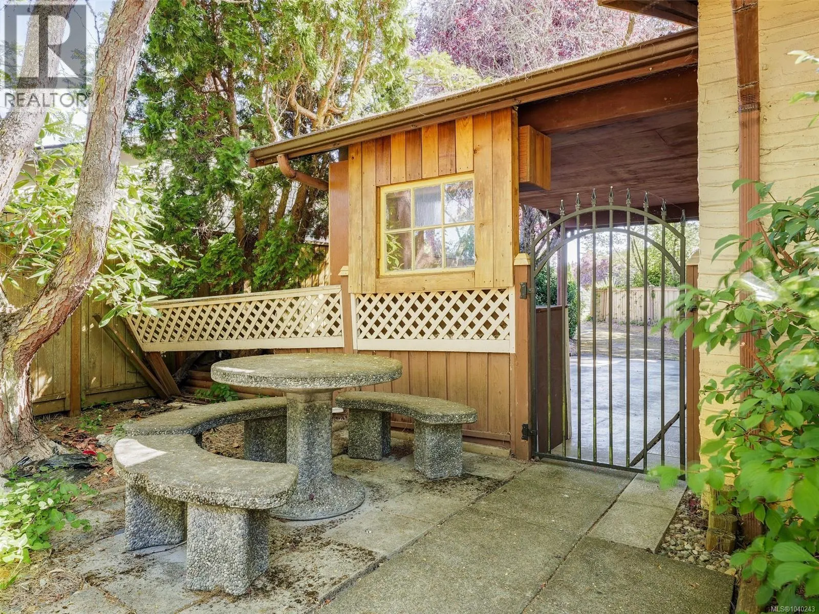 10040 Wisteria Pl