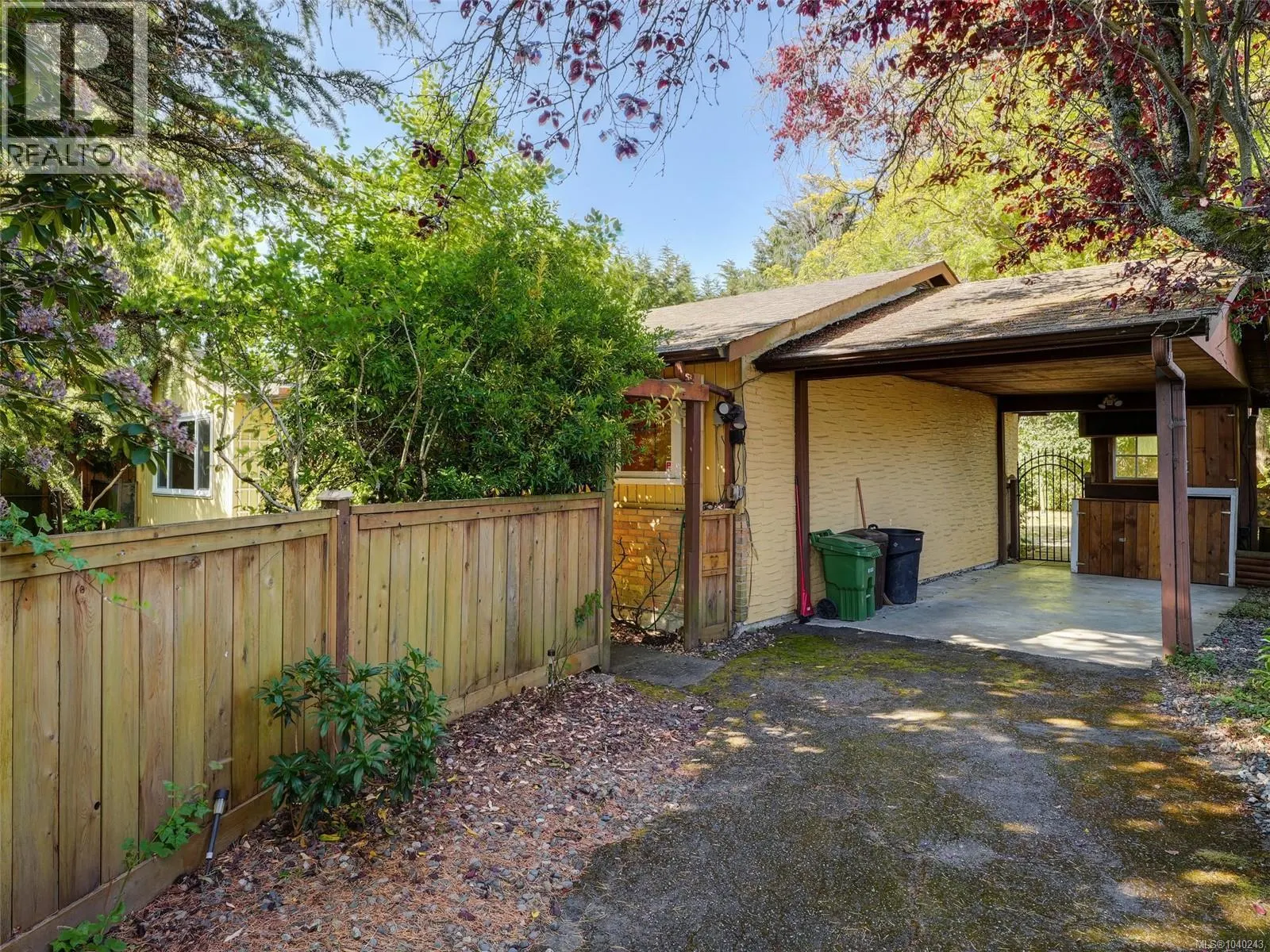 10040 Wisteria Pl