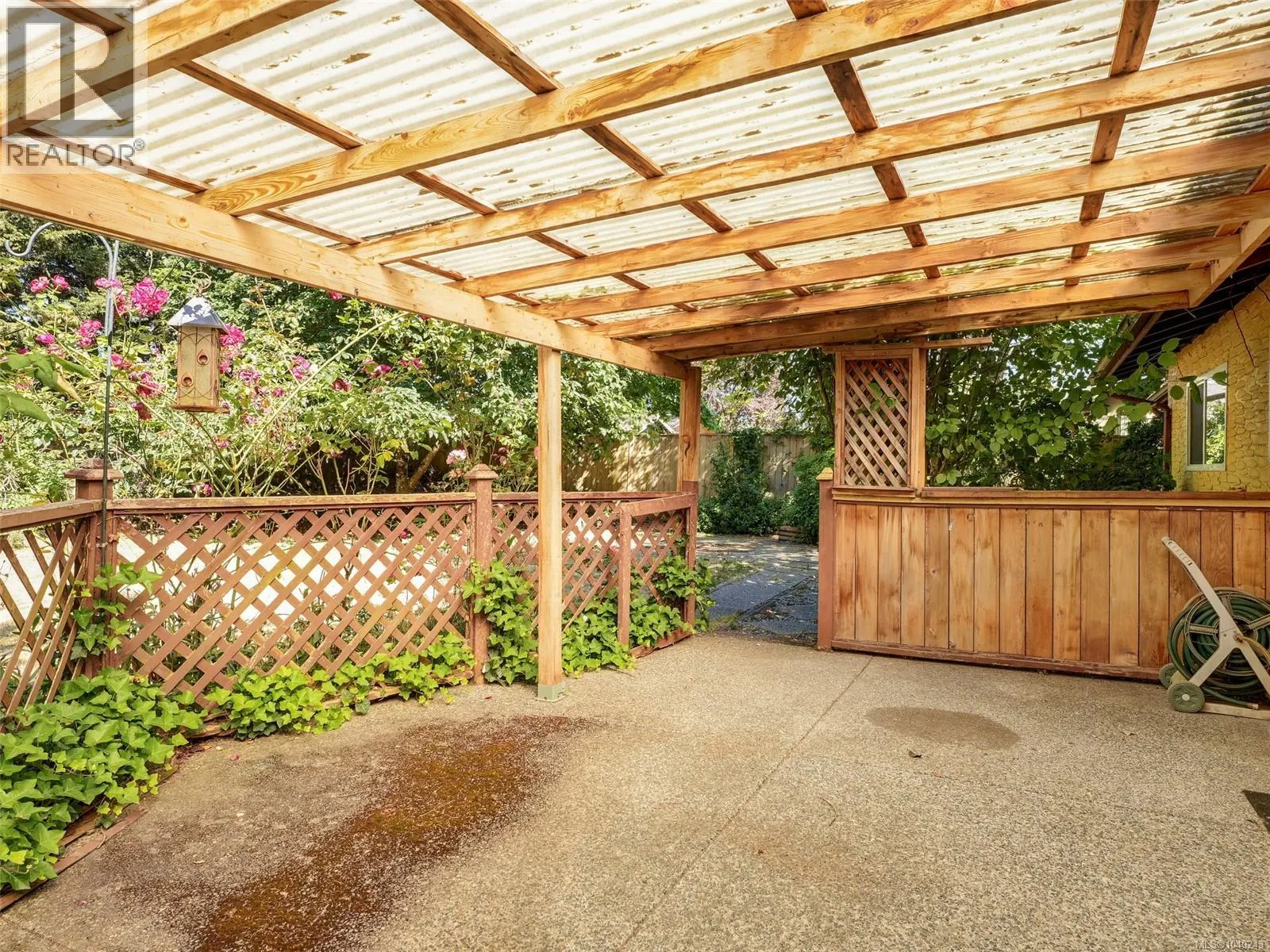 10040 Wisteria Pl