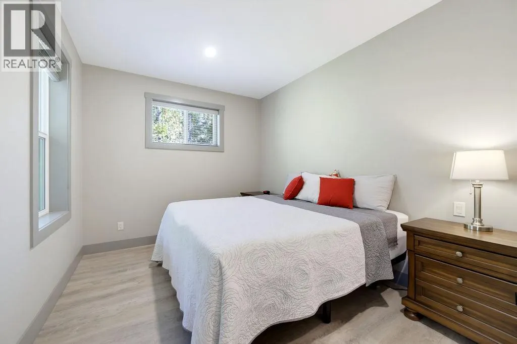 686 Swanbeach Road
