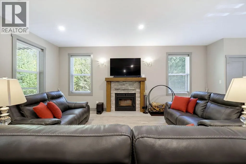 686 Swanbeach Road