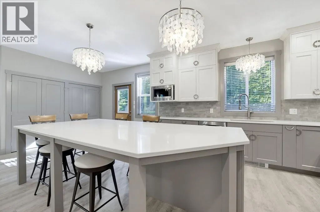 686 Swanbeach Road