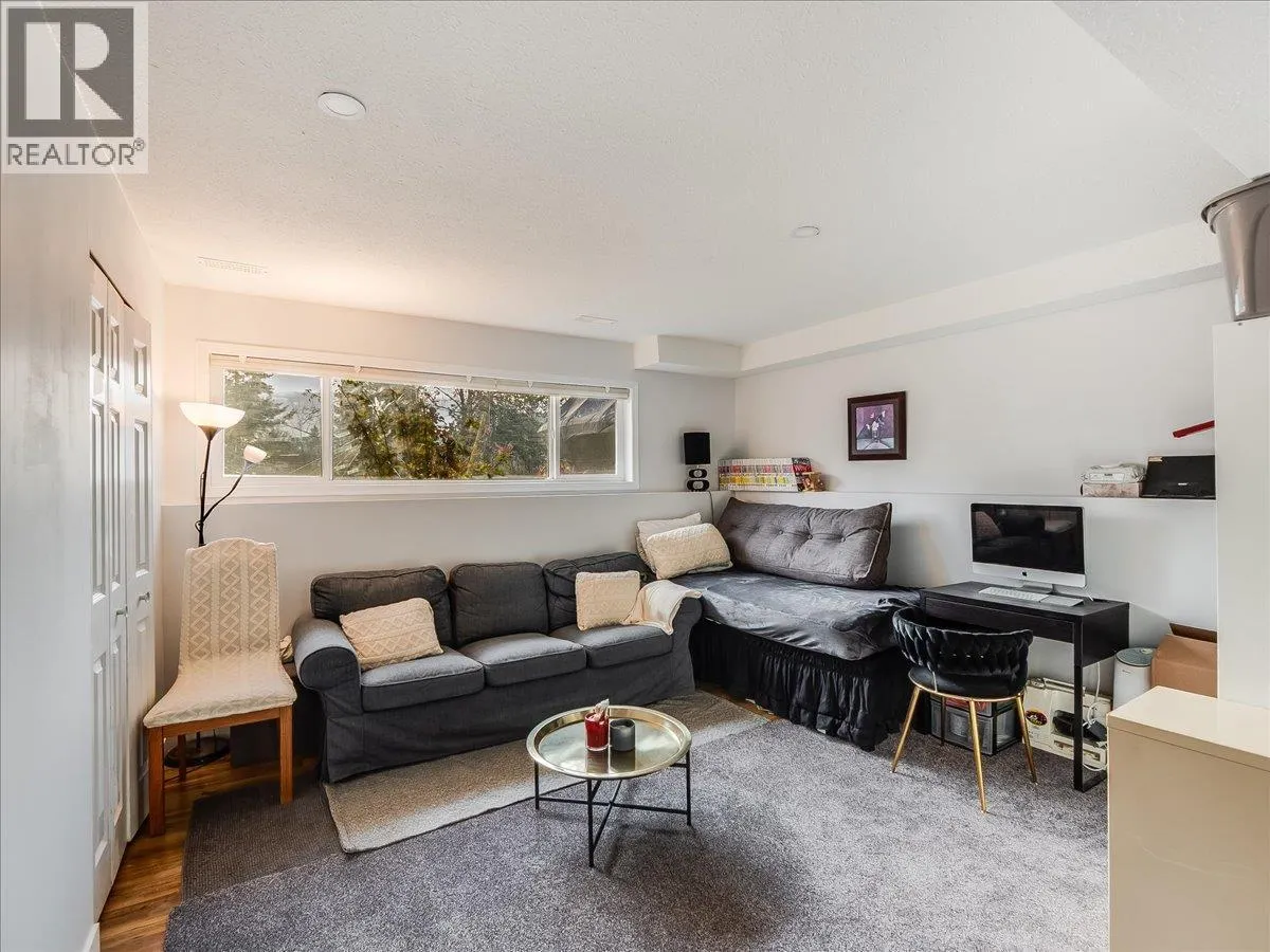 1359 Grosvenor Place