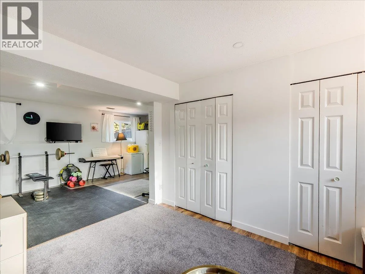 1359 Grosvenor Place
