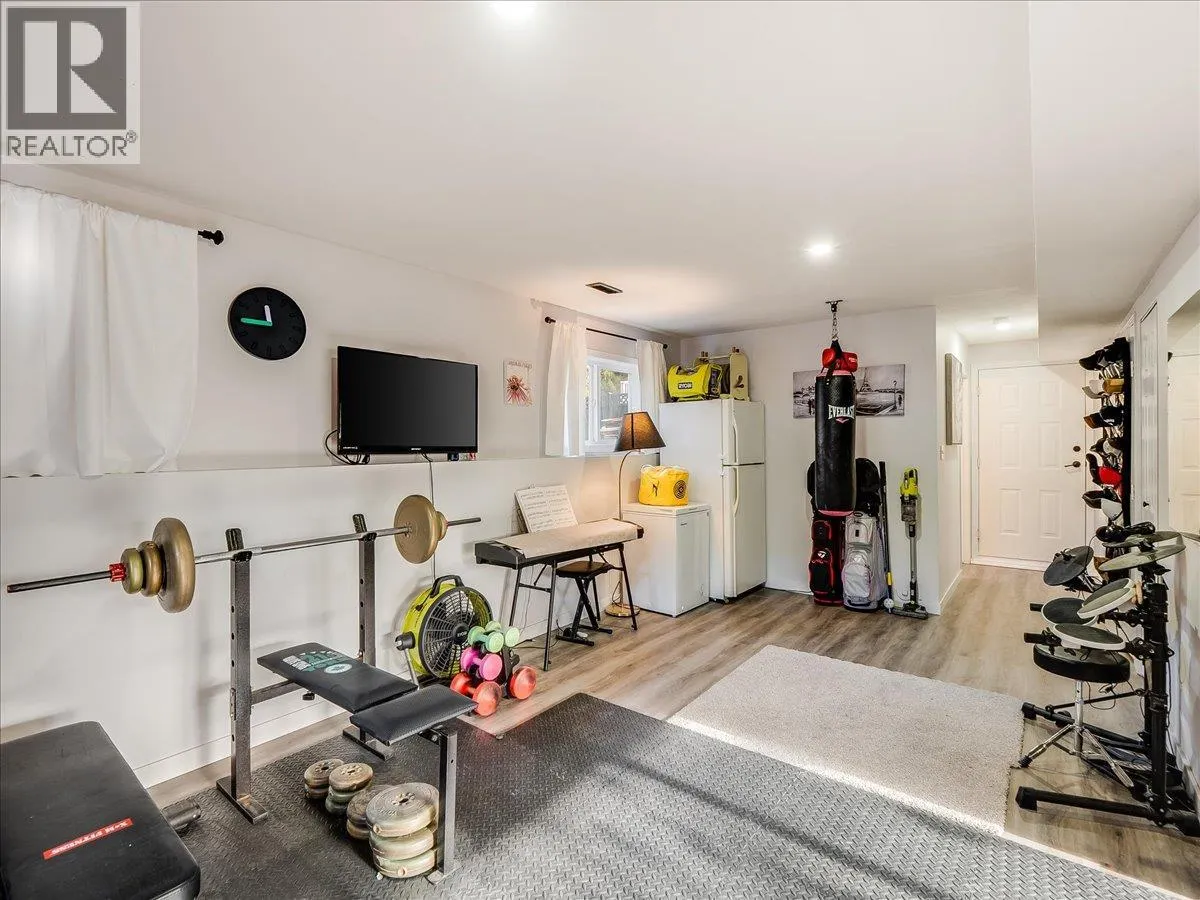 1359 Grosvenor Place