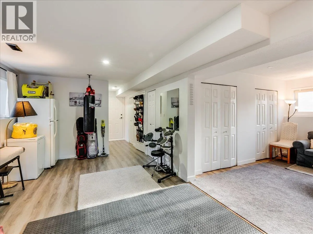 1359 Grosvenor Place