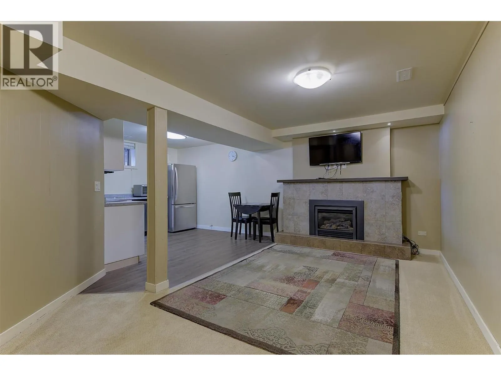 565 Dougall Road S