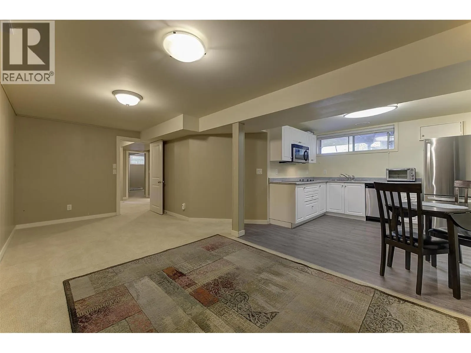 565 Dougall Road S