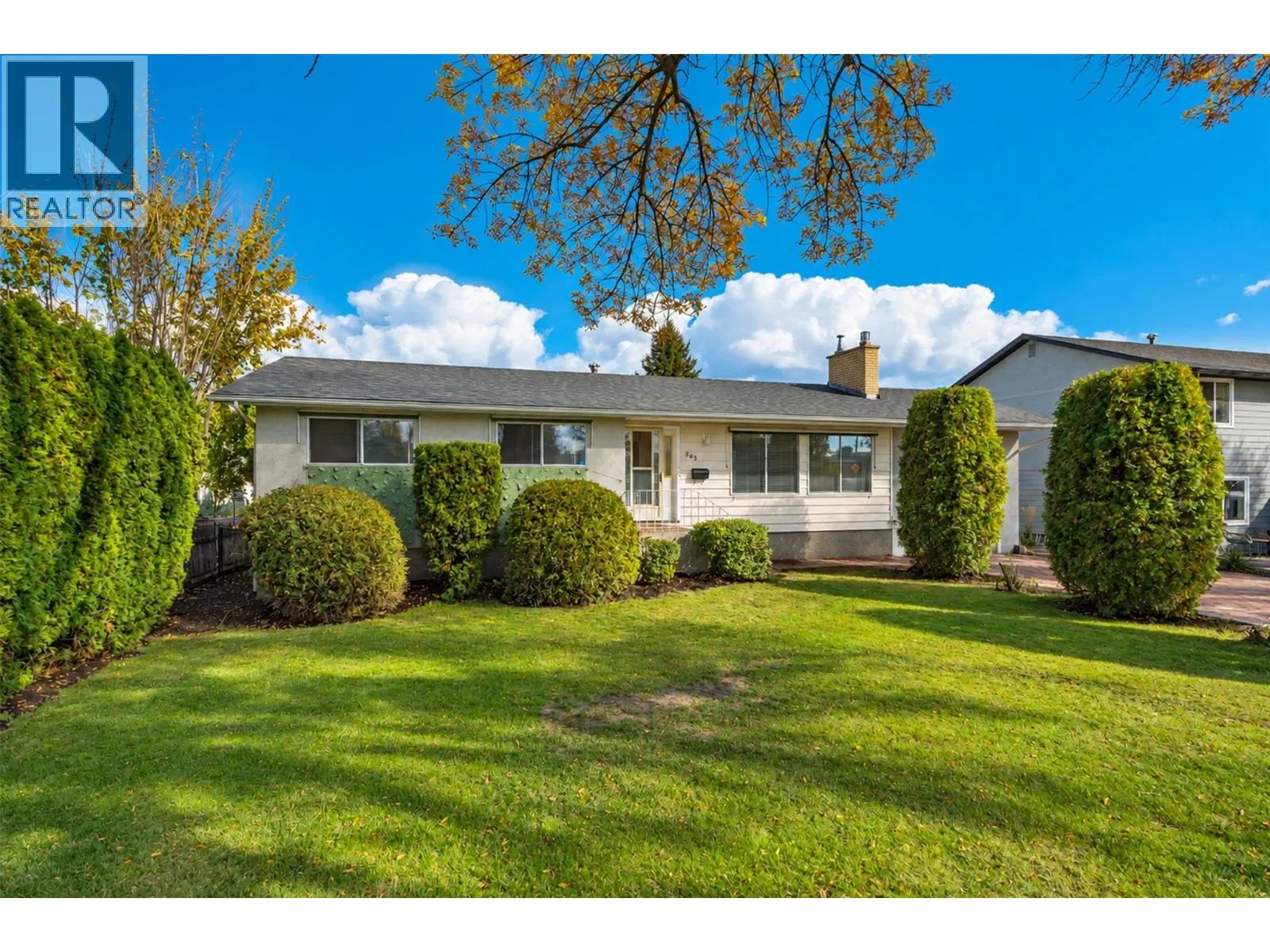 565 Dougall Road S