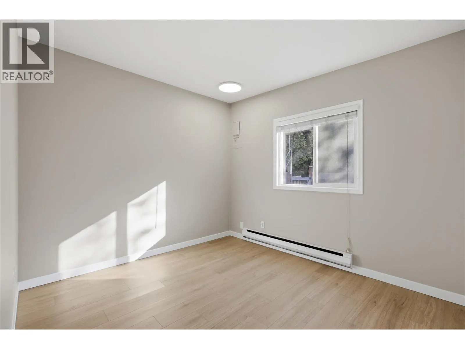 2231/2233 Valleyview Drive