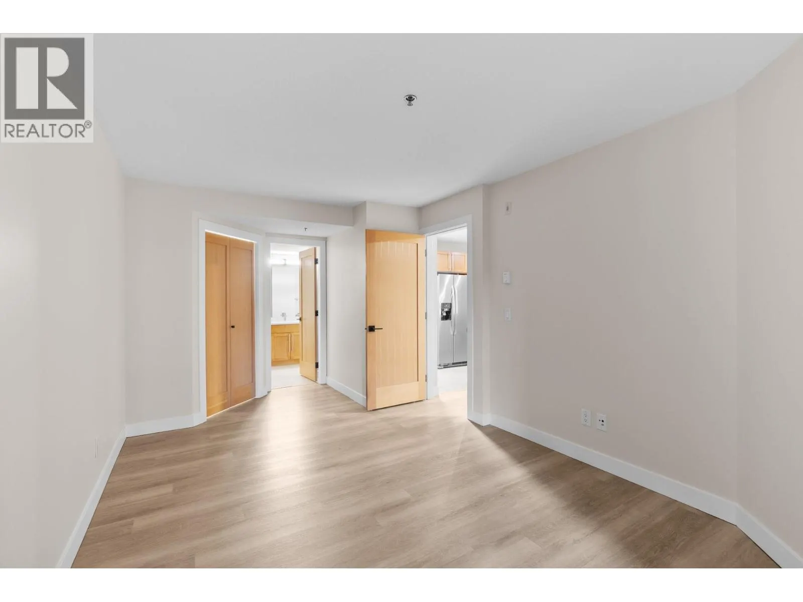 1083 Sunset Drive Unit# 211