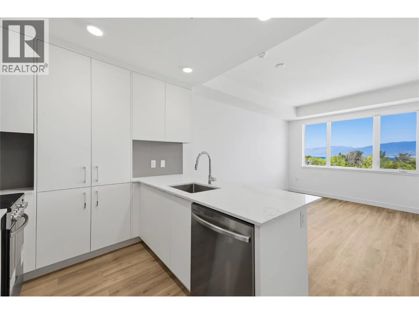 270 Riverside Drive Unit# 608