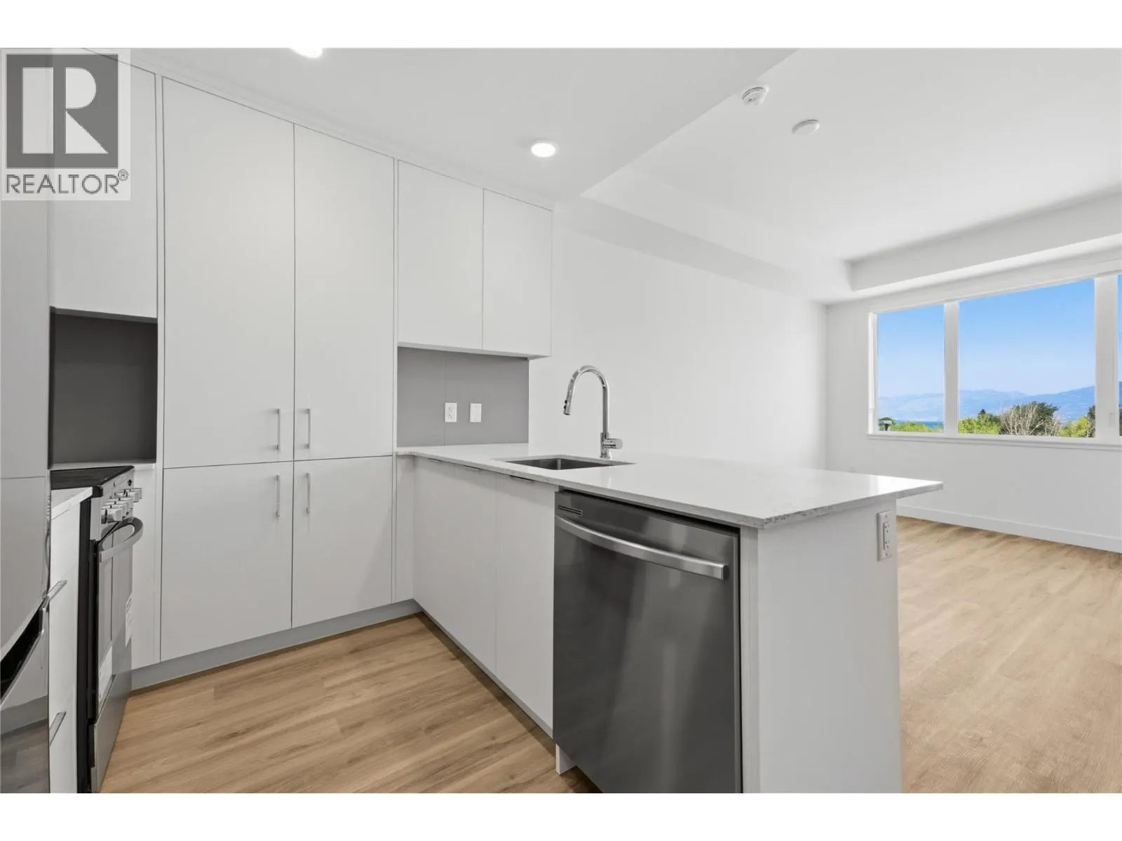 270 Riverside Drive Unit# 608