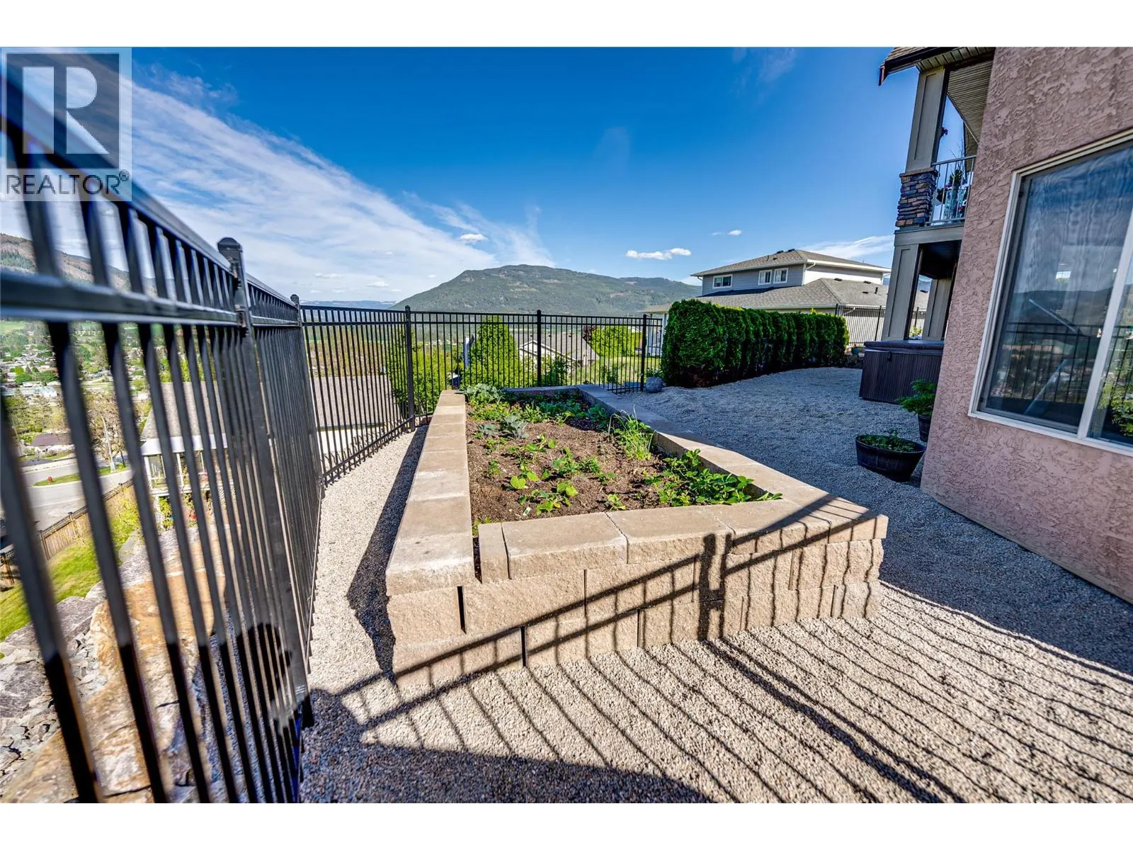 108 Red Rock Crescent