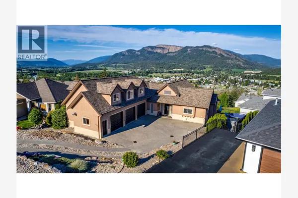 108 Red Rock Crescent