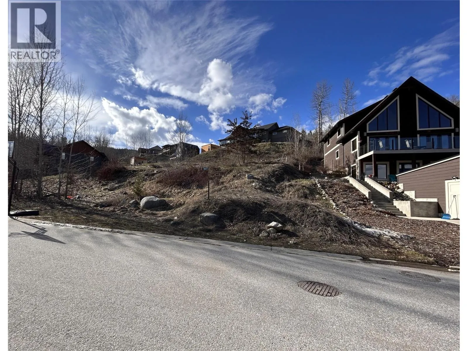 806 WHITE TAIL Drive