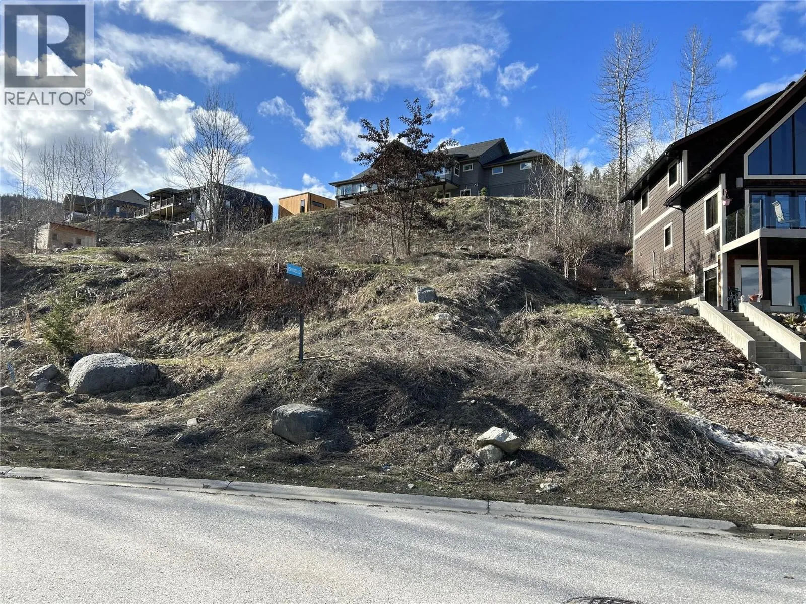 806 WHITE TAIL Drive