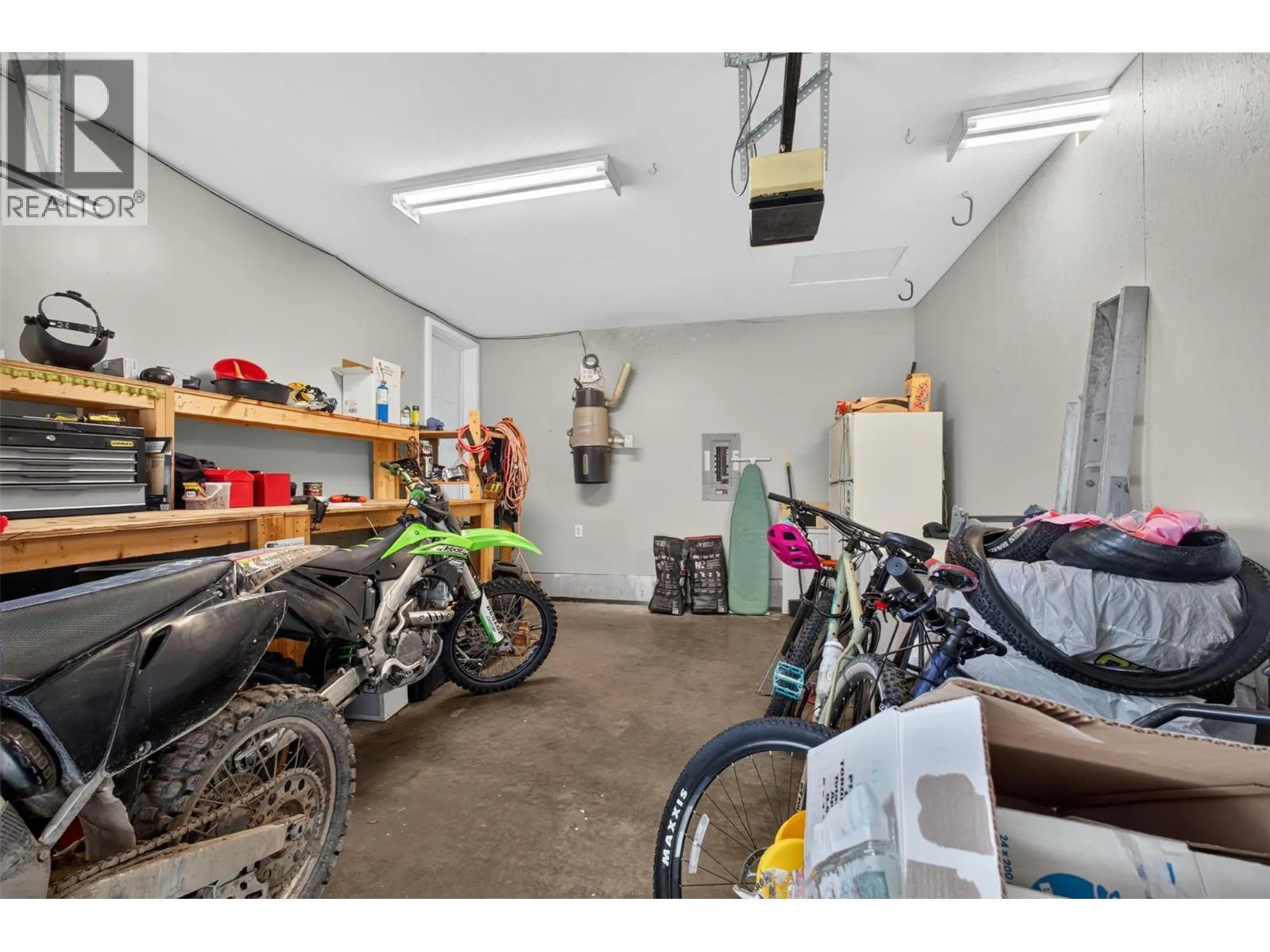 1212 Cerise Drive