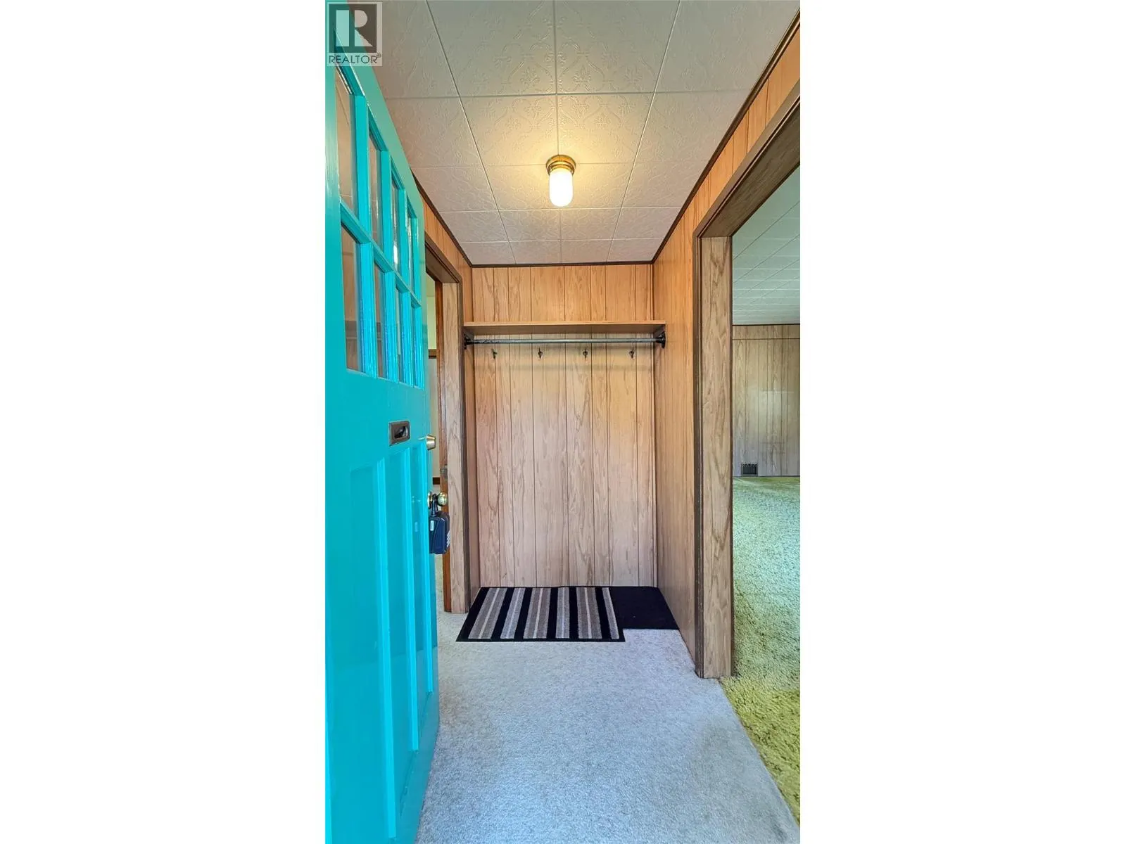 1002 Kootenay Street