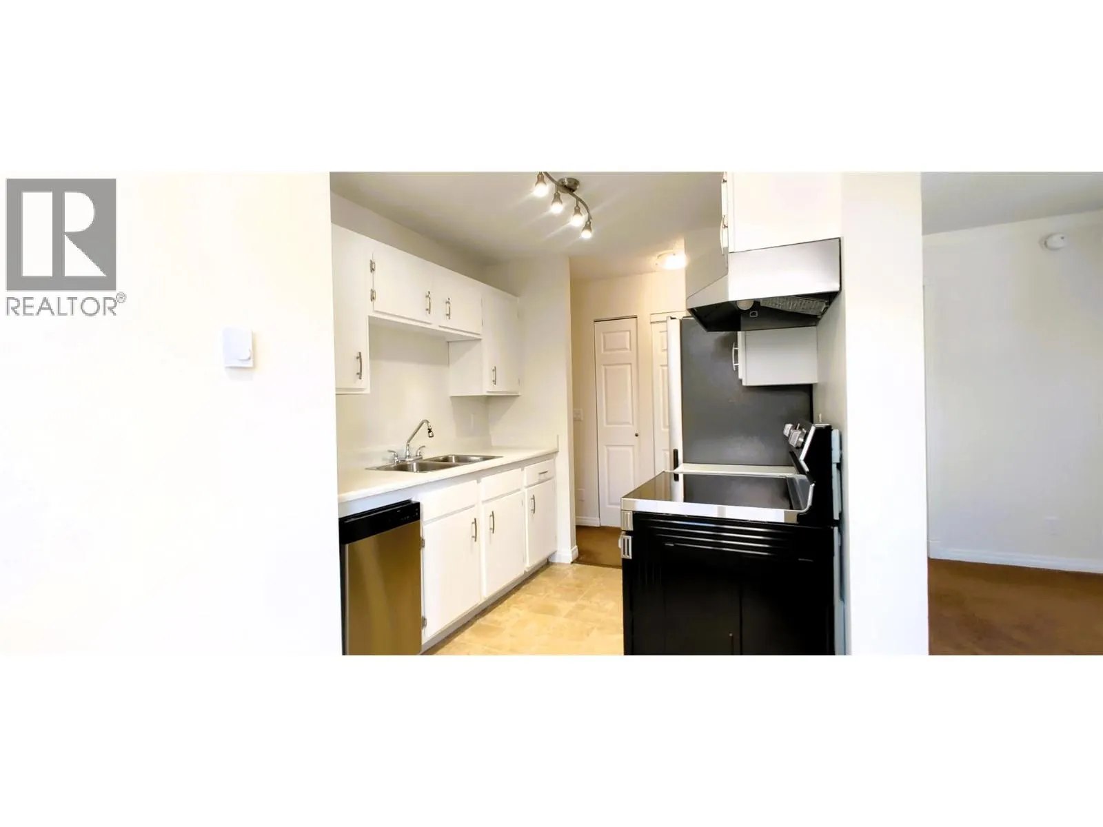 625 Rowcliffe Avenue Unit# 207