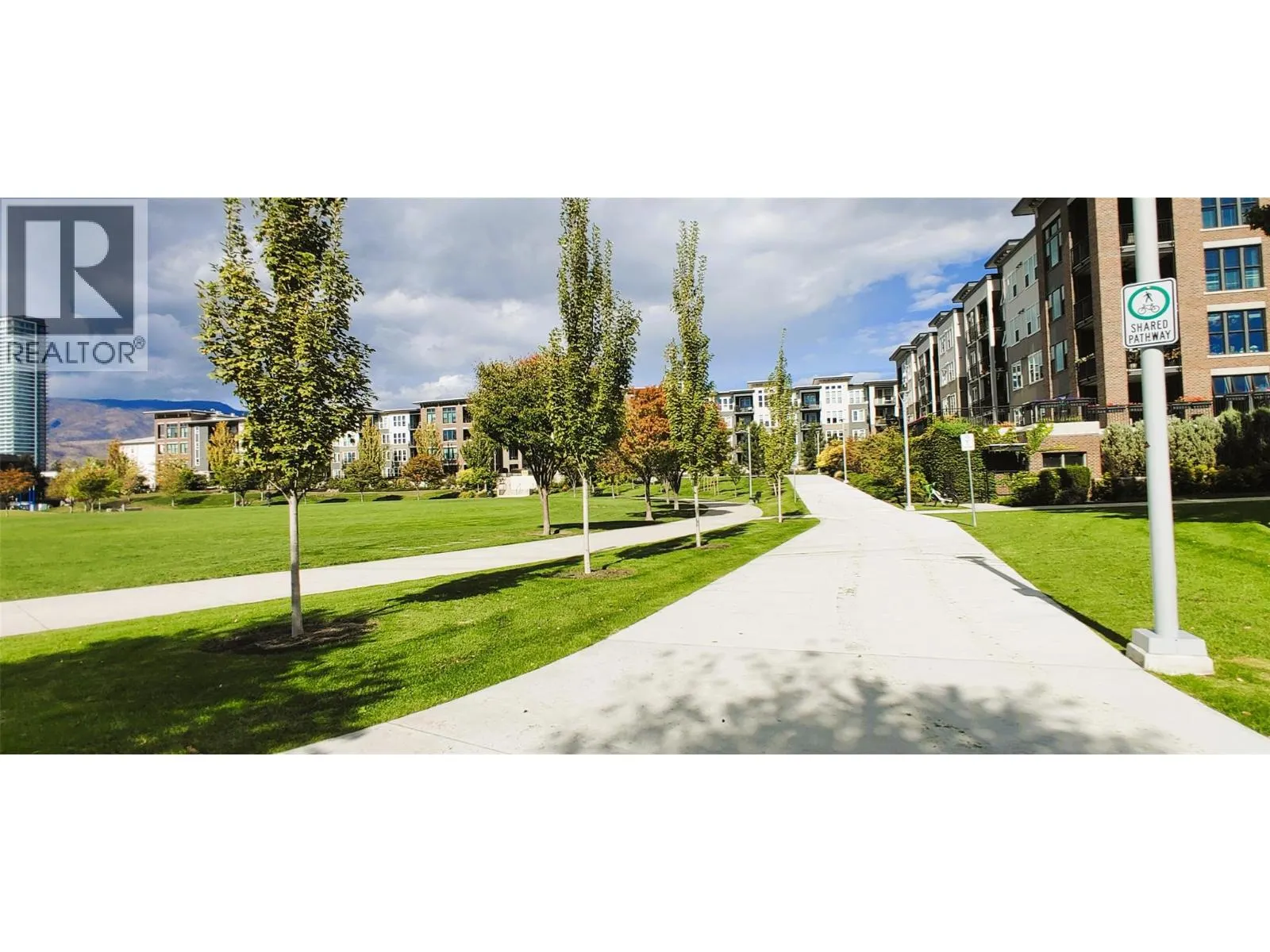 625 Rowcliffe Avenue Unit# 207