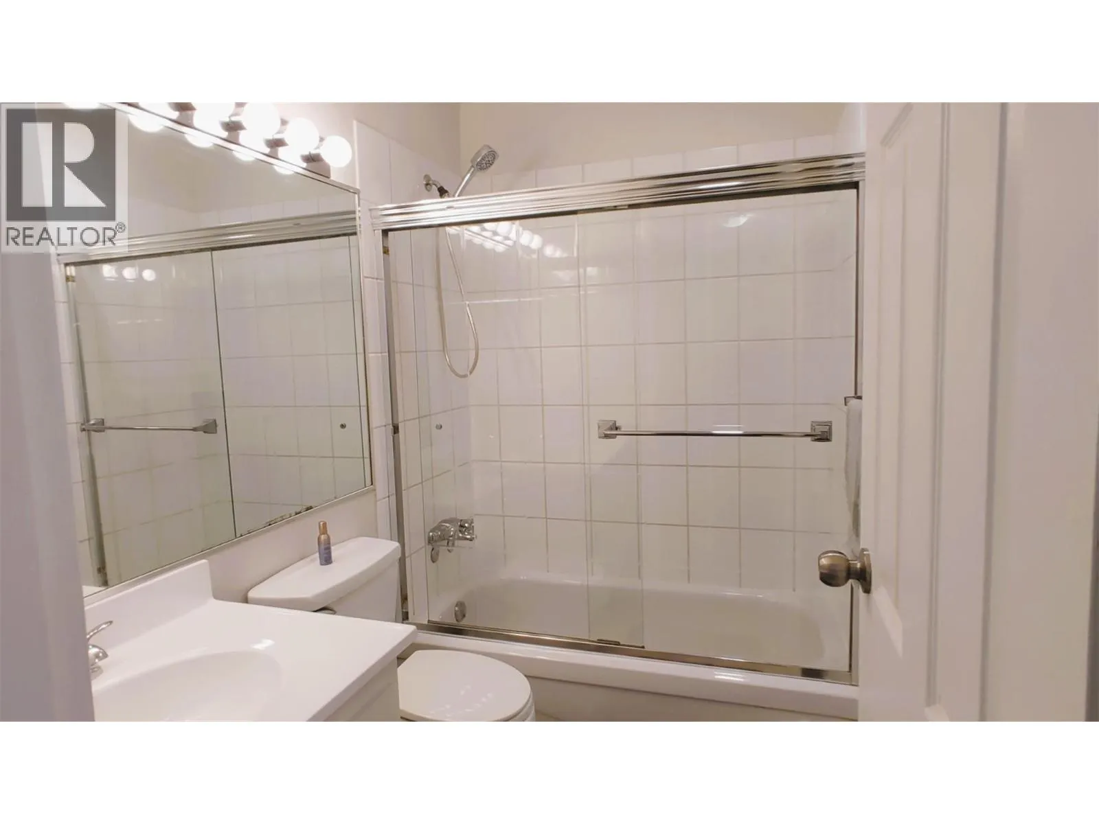 625 Rowcliffe Avenue Unit# 207