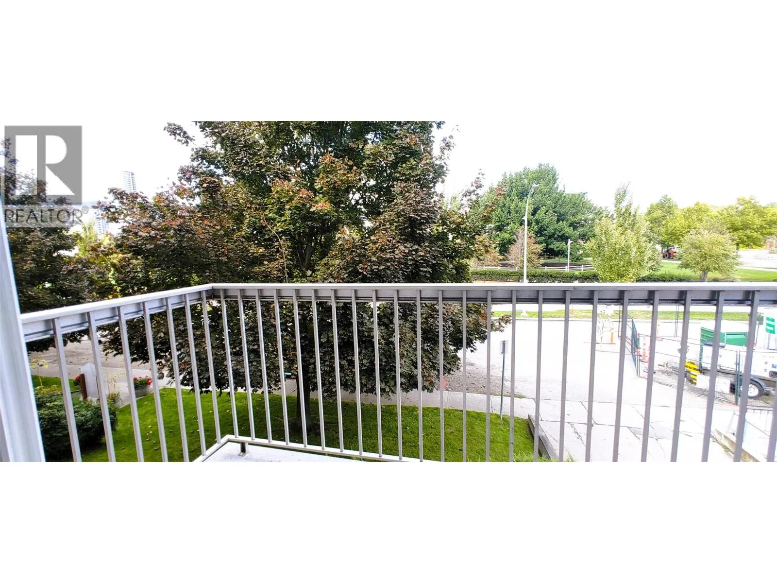 625 Rowcliffe Avenue Unit# 207