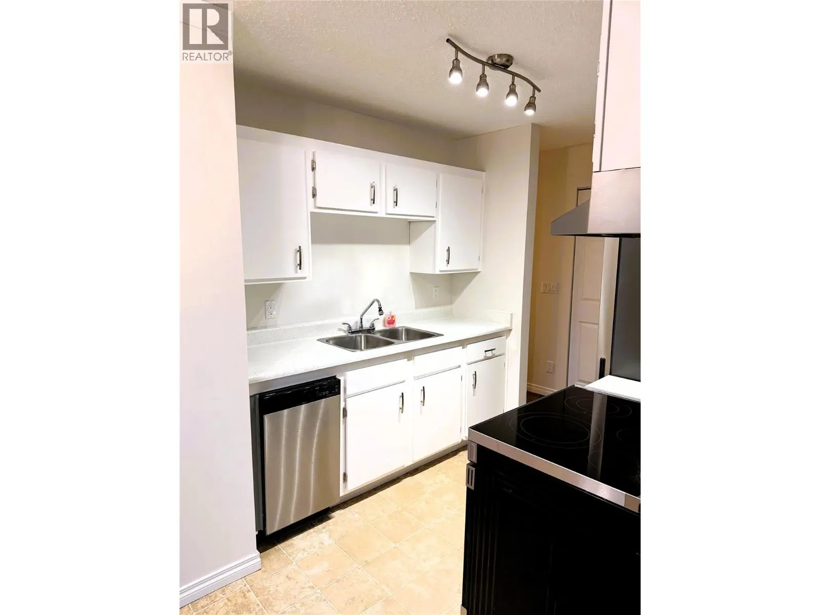 625 Rowcliffe Avenue Unit# 207