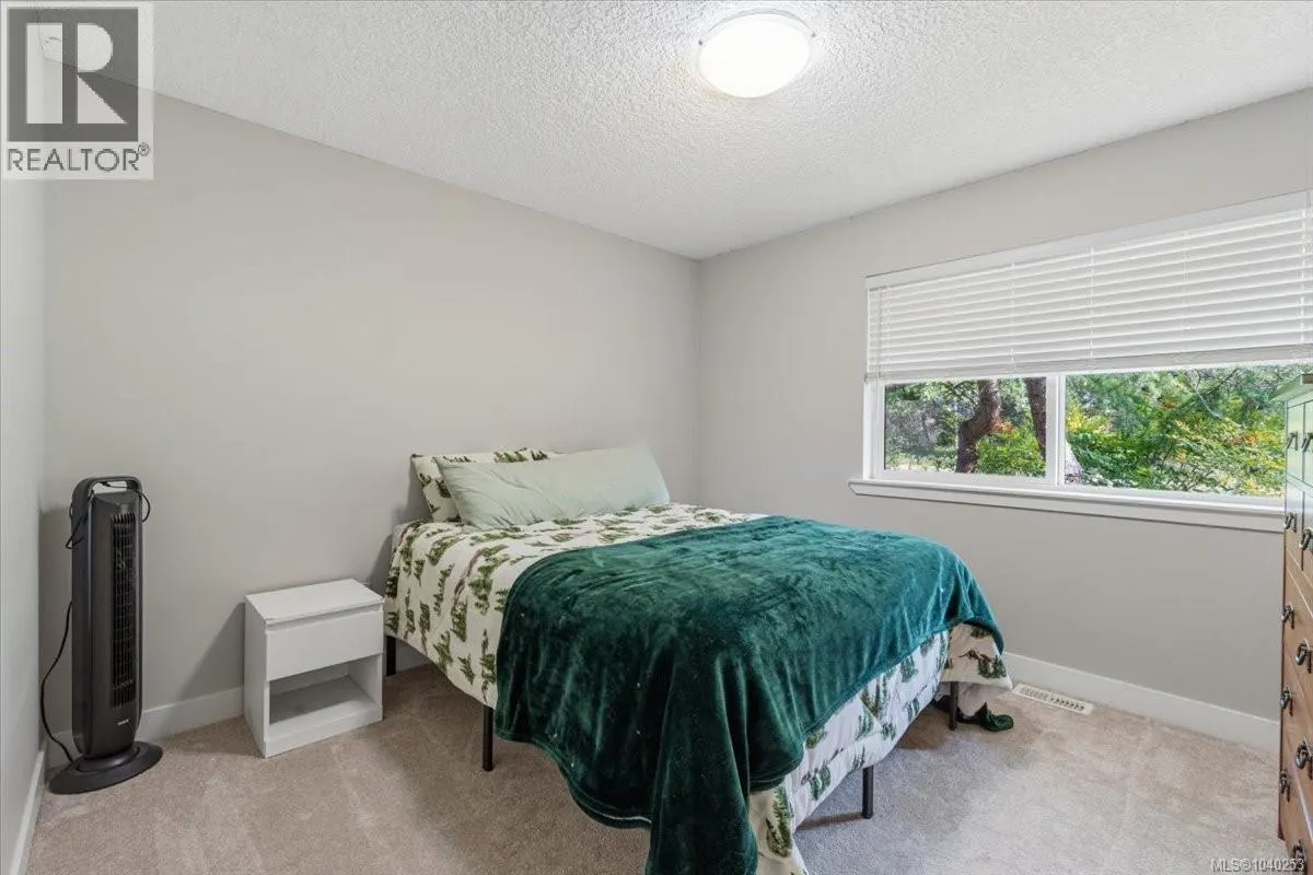 880 Garden Rd E