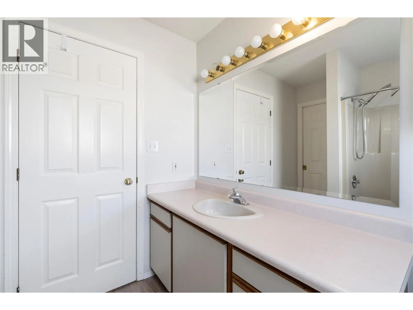 600 10 Street SW Unit# 6