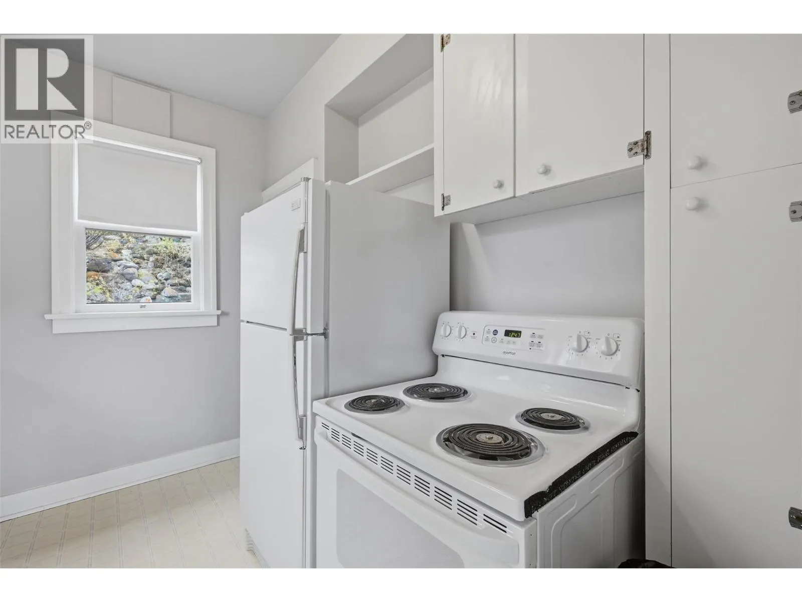 275 SEYMOUR  W Street