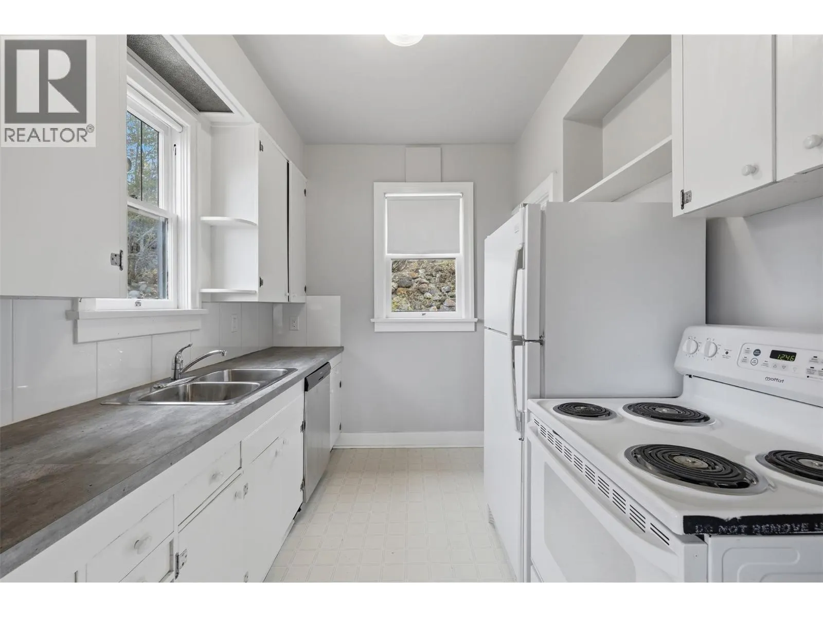 275 SEYMOUR  W Street
