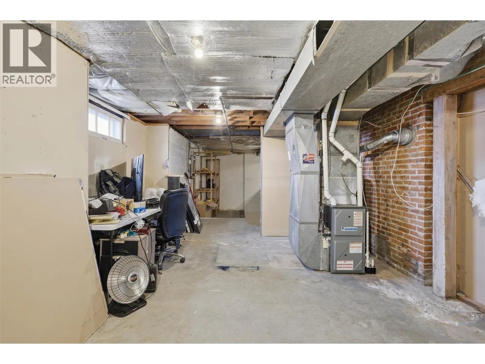 275 SEYMOUR  W Street
