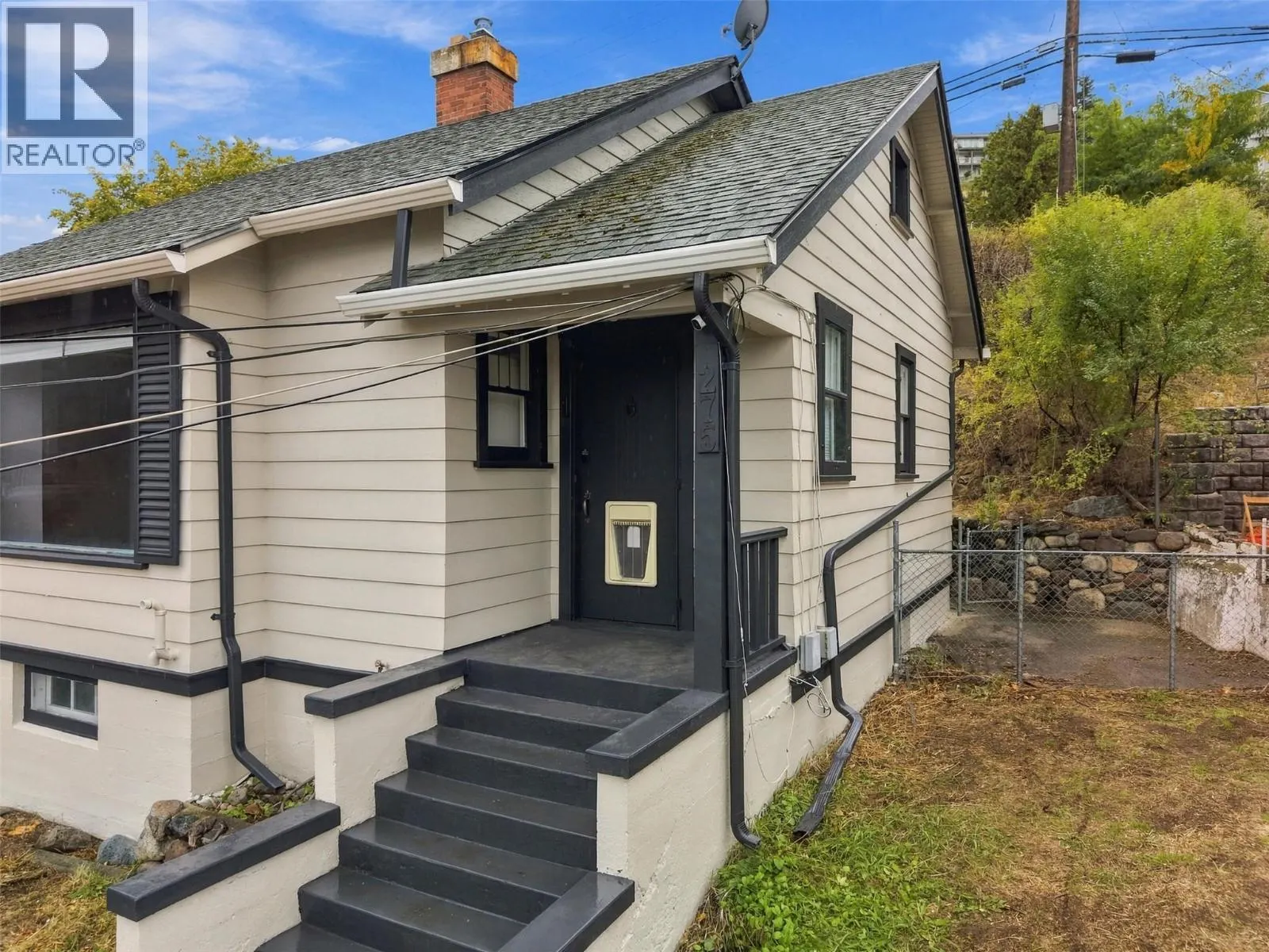 275 SEYMOUR  W Street