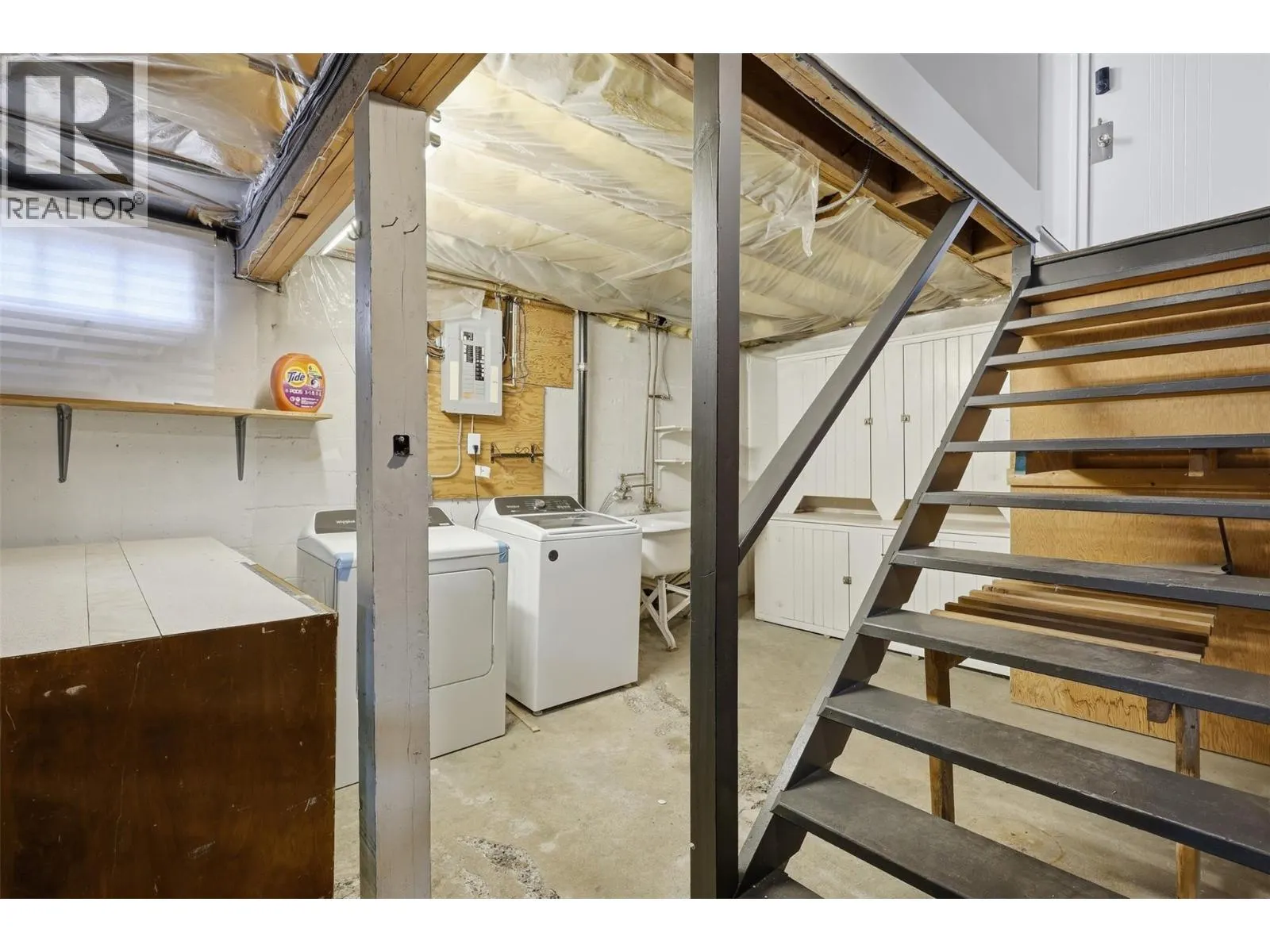 275 SEYMOUR  W Street