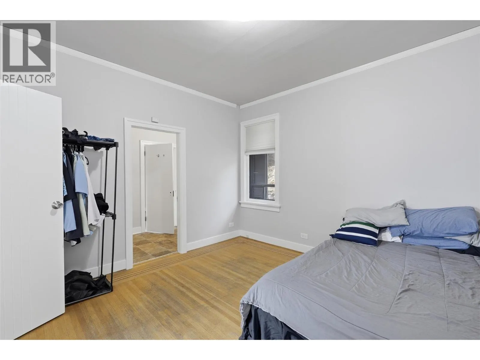 275 SEYMOUR  W Street