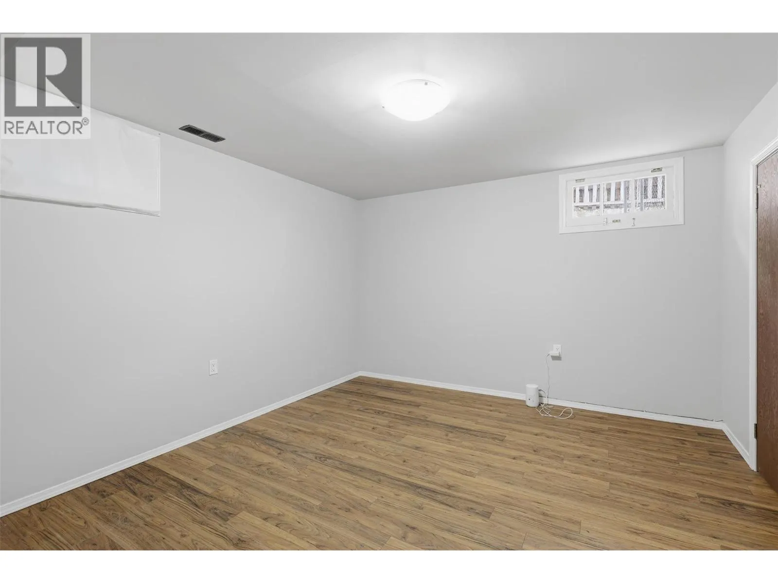 275 SEYMOUR  W Street