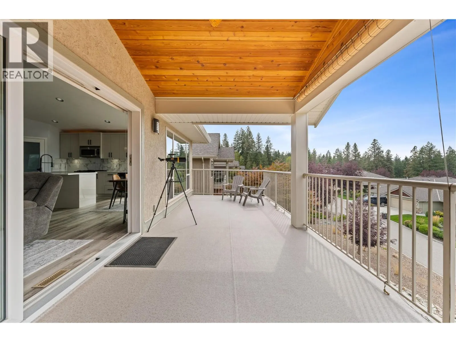 3516 Camelback Drive
