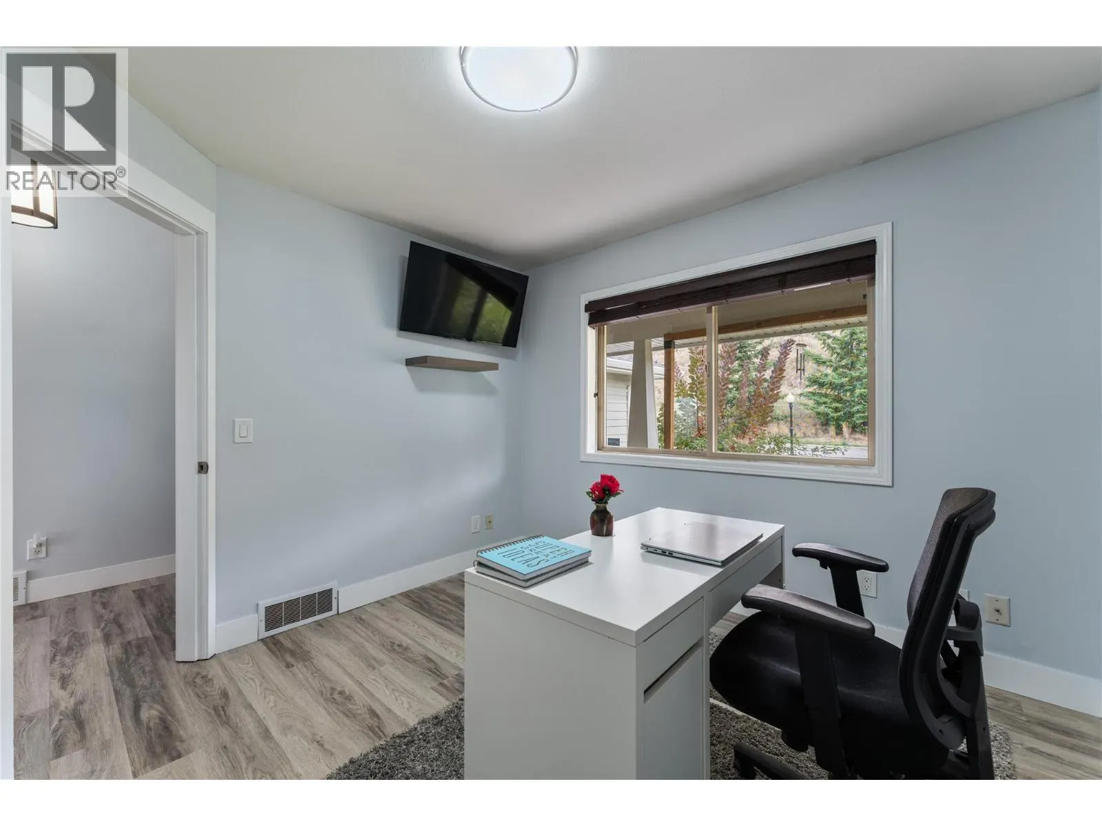 3516 Camelback Drive