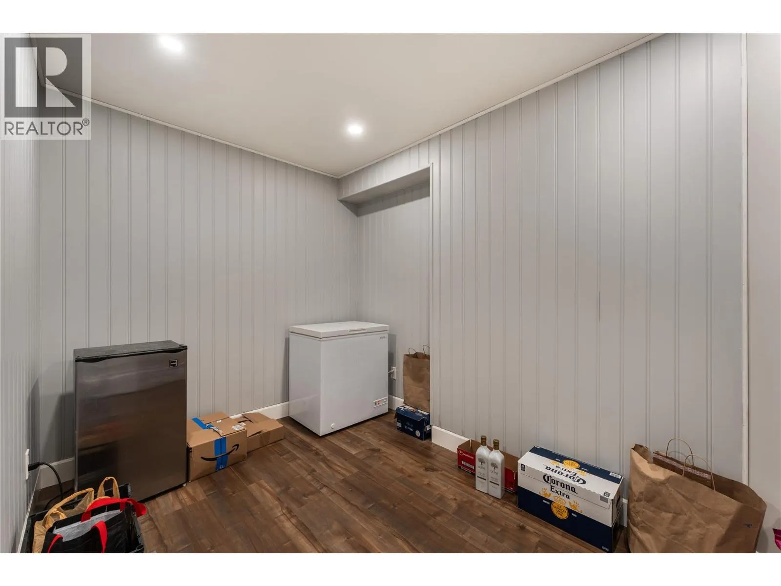 3516 Camelback Drive