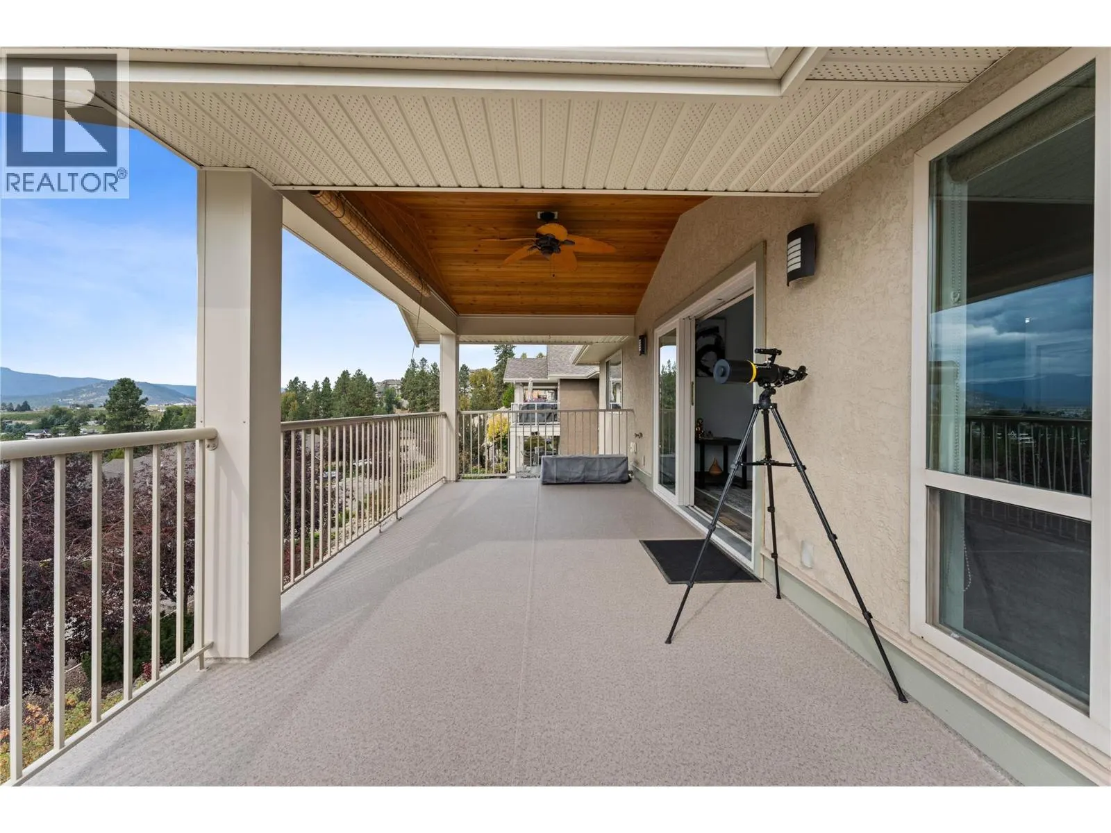 3516 Camelback Drive