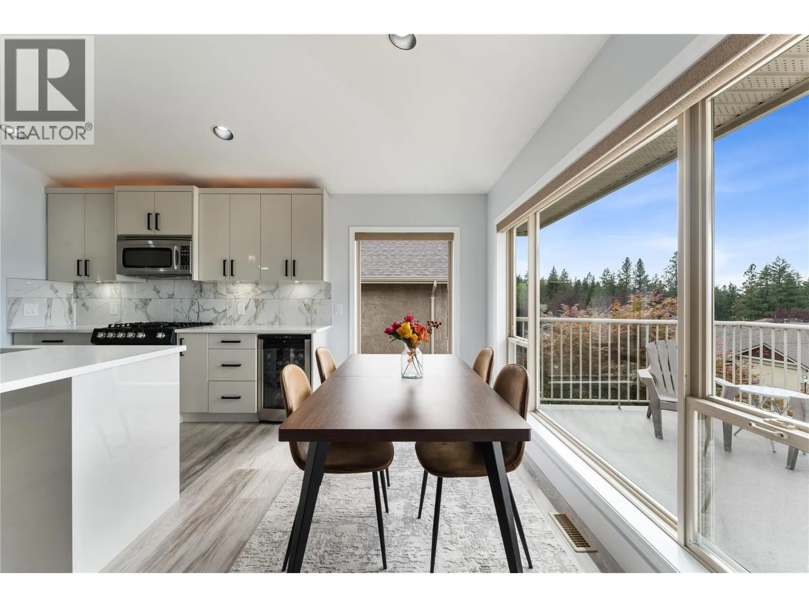 3516 Camelback Drive