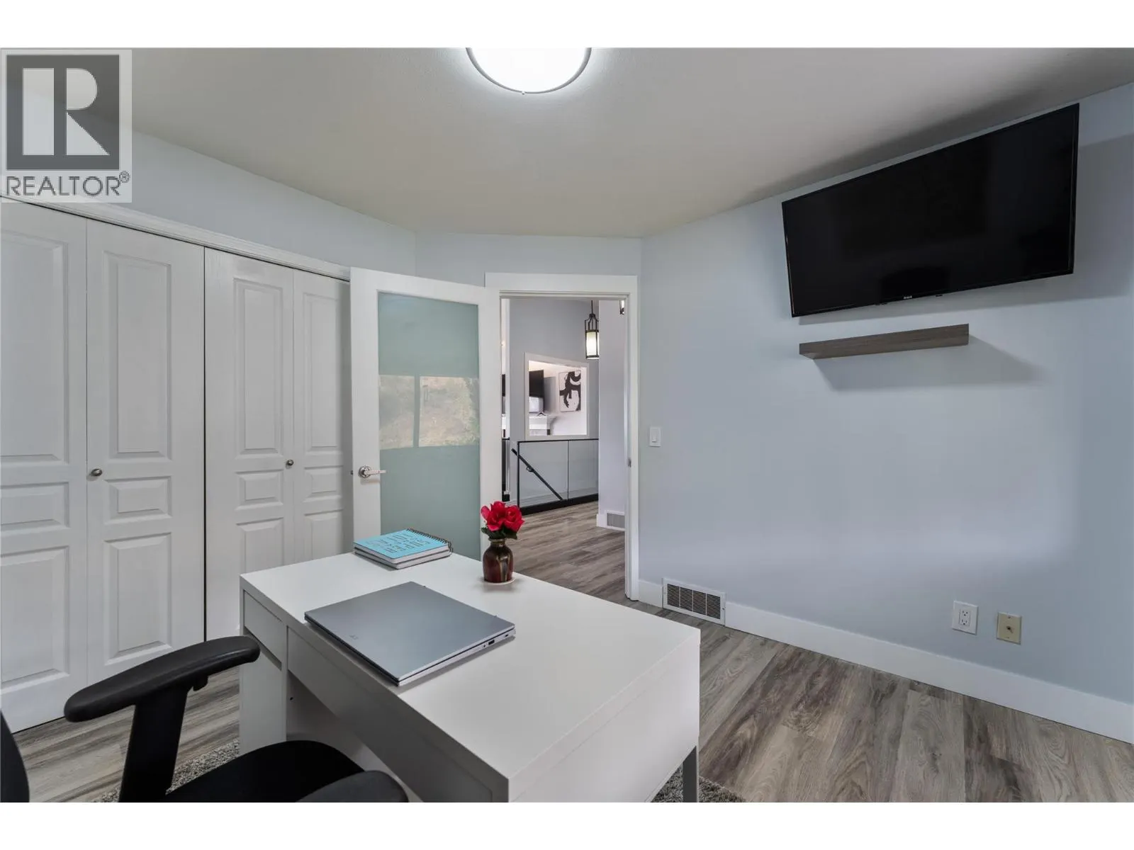 3516 Camelback Drive